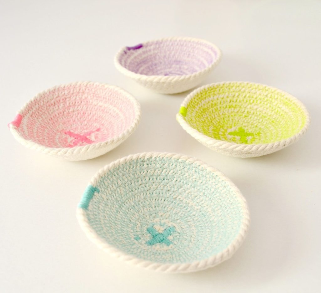 Set of mini bowls in assorted sorbet colours